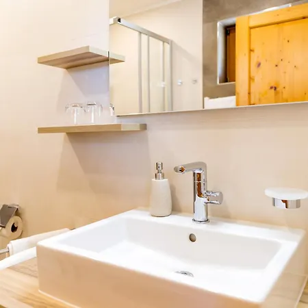 Weingut- Gaestezimmer Marko דירה ליוצכאך