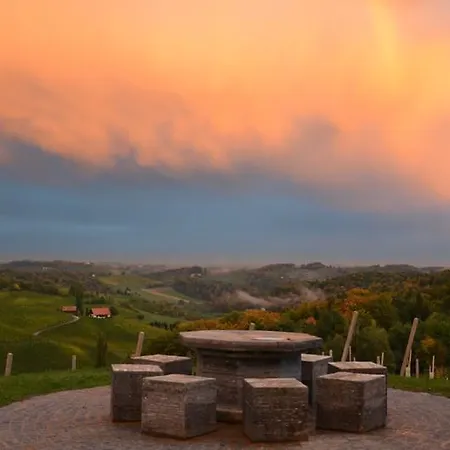 Weingut- Gaestezimmer Marko