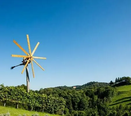 Weingut- Gaestezimmer Marko